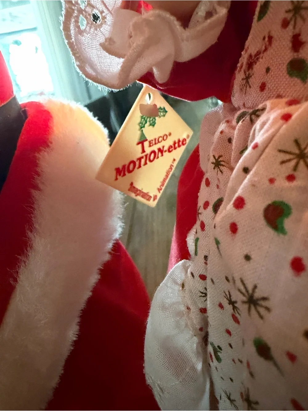 Vintage motion Holiday Santa and Mrs. Claus Lighted Figurine Set - Red